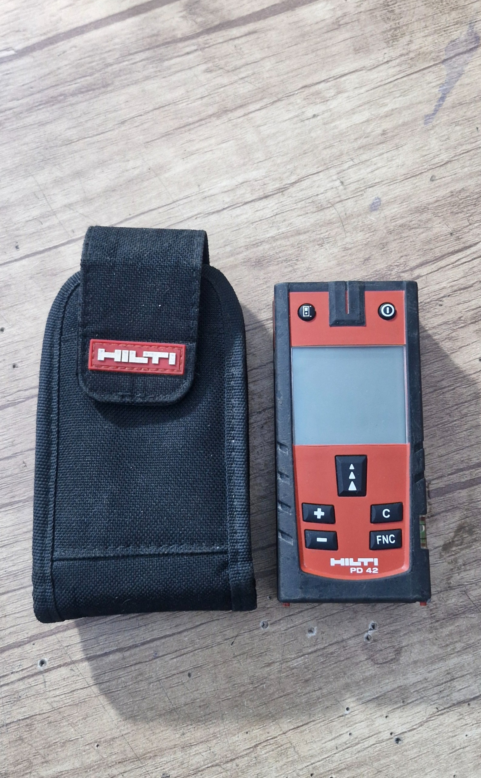 متر لیزری HILTI مدل PD 42