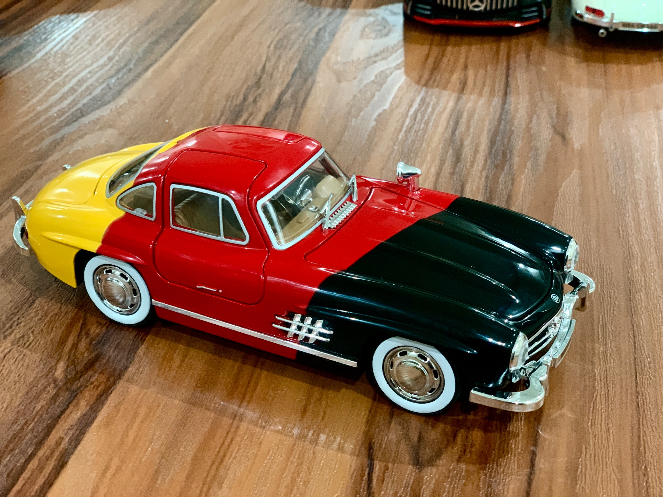 ماکت فلزی بنزکلاسیک فوق العاده با کیفیت رنگ خاص