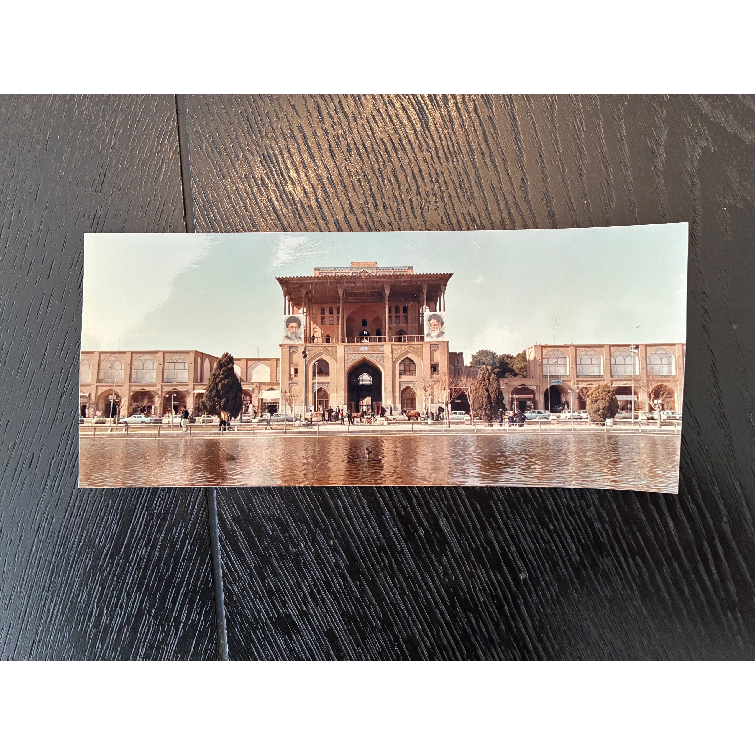 عکس دوربینی از عالی قاپو اصفهان انتهای دهه 1360