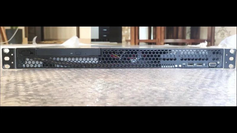 سرور ایسوس مدل RS100-E9-PI2