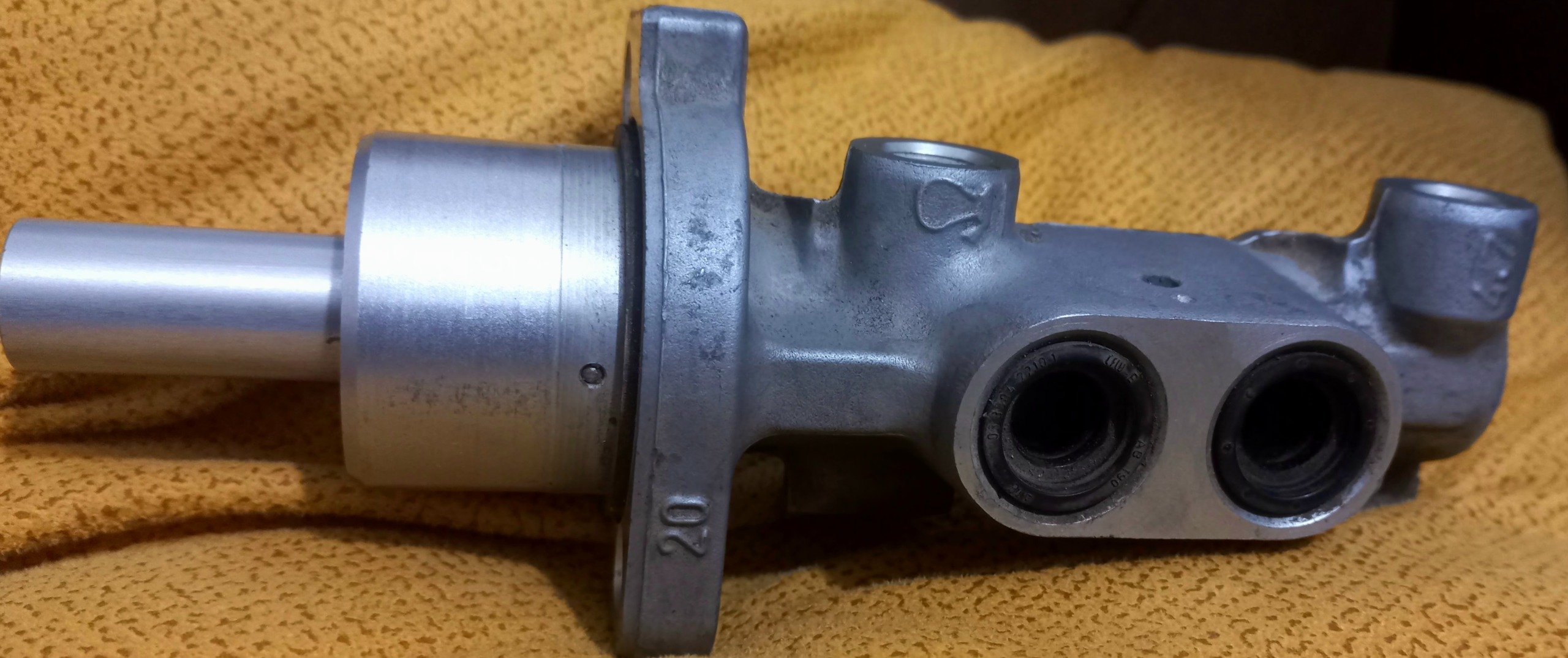 پمپ ترمز 206 فرانسه سالم تضمینی