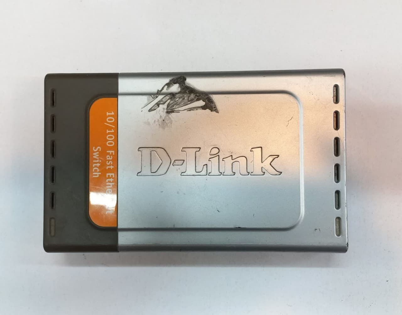 سوئیچ شبکه D-LINK مدل DES-1008D