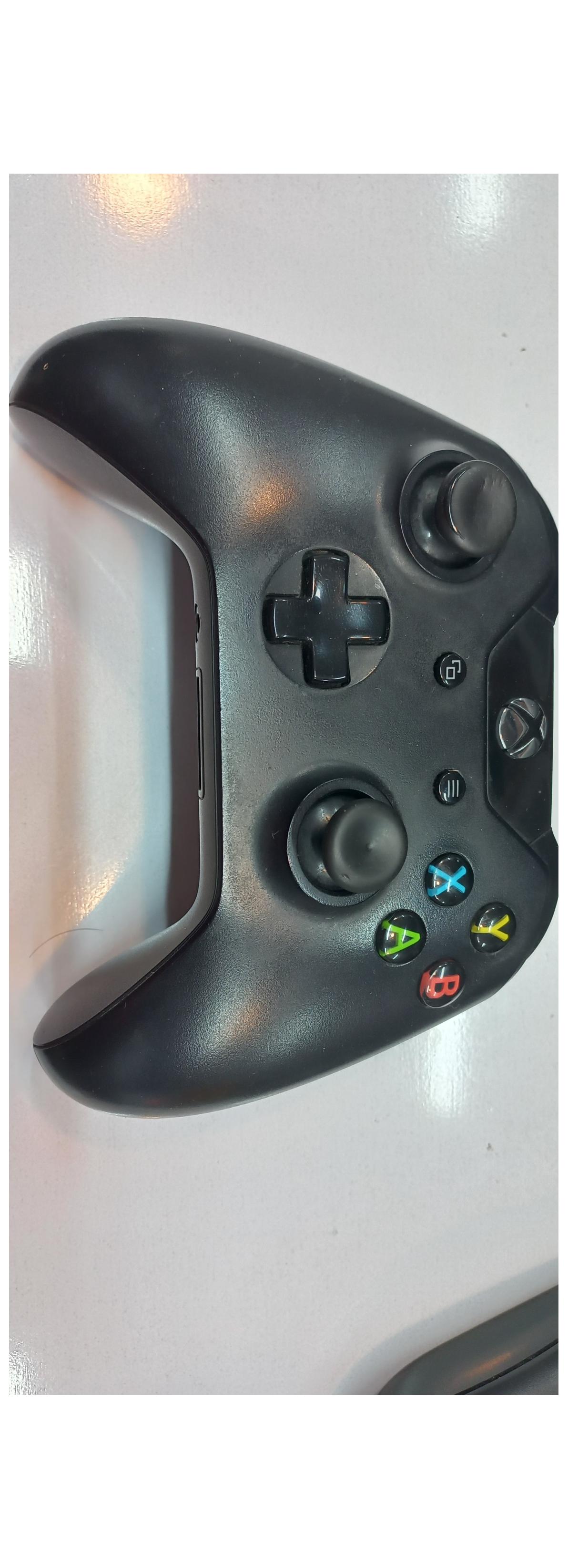 دسته بازی XBOX ONE فابریکی بدون باتری
