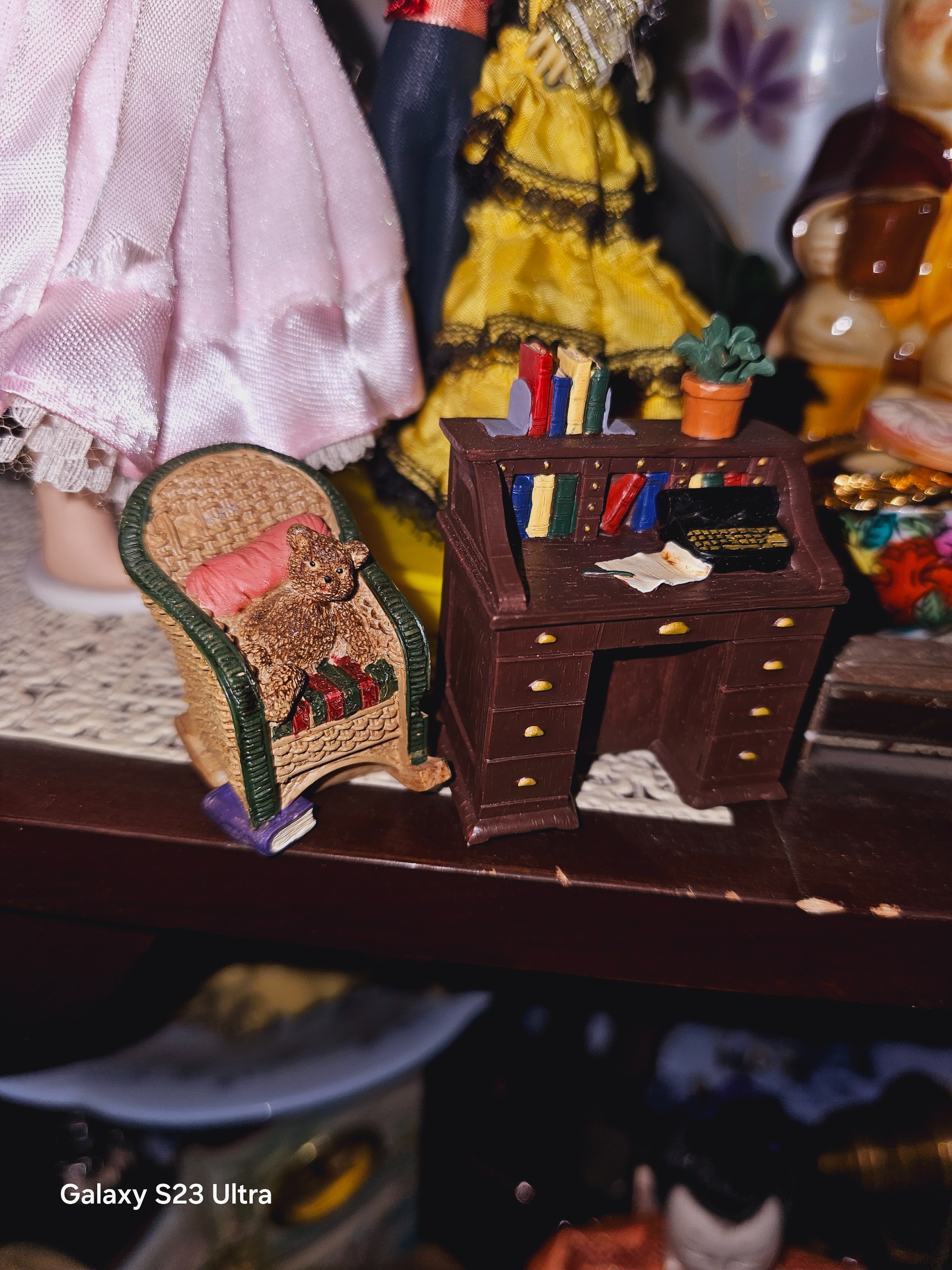 کمد و صندلی مینیاتوری توصیحات