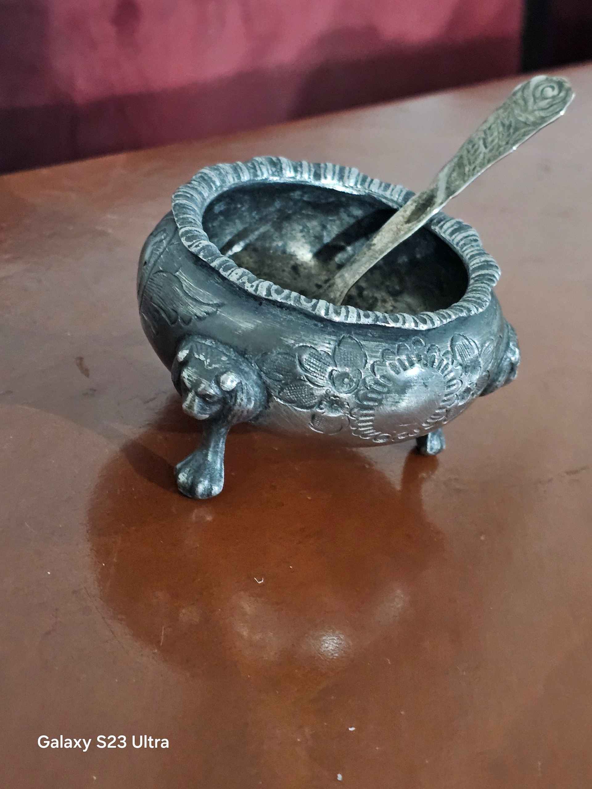 چاشنی خوری قدیمی با قاشق