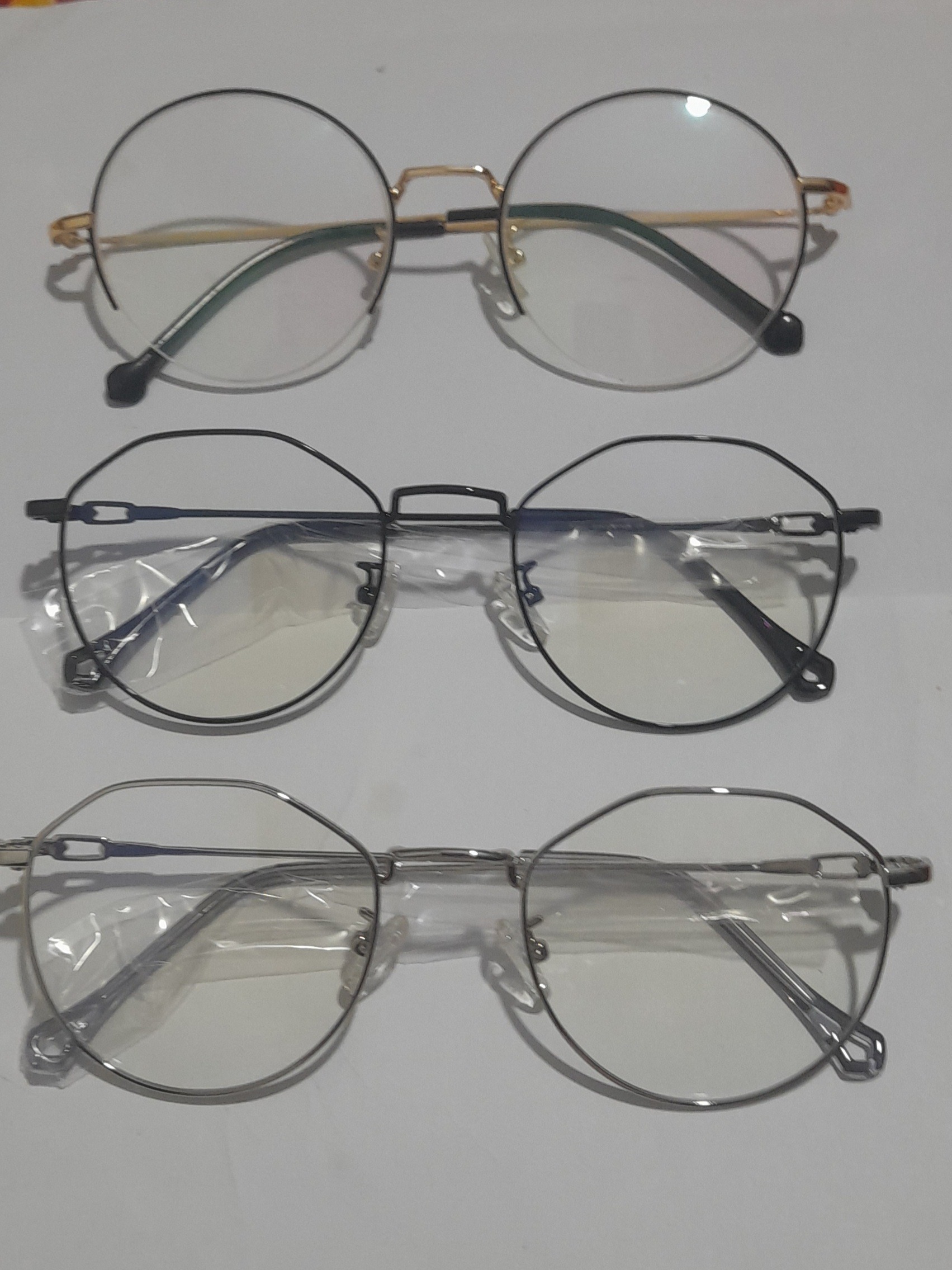 فریم های عینک طبی زنانه فلزی فوق العاده جذاب