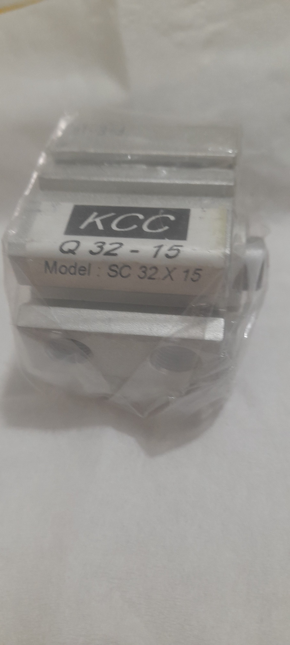 جک کمپکت 15 × 32 پنوماتیک KCC