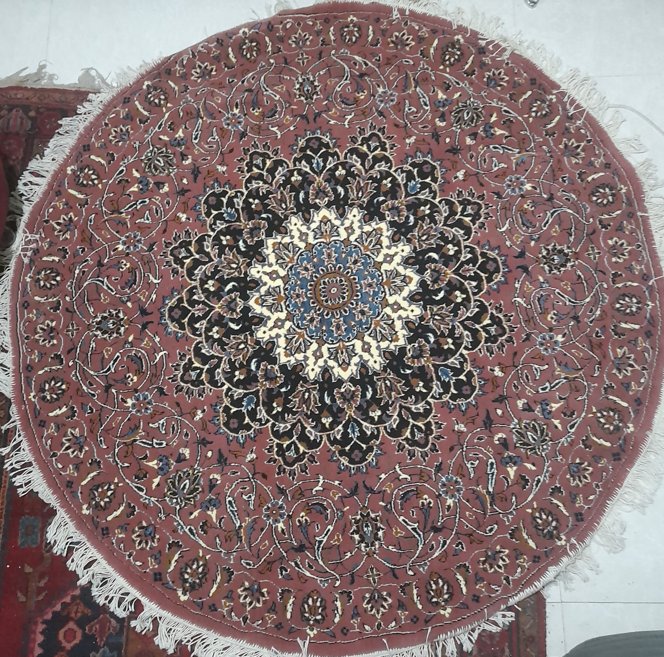 فرش ماشینی گرد