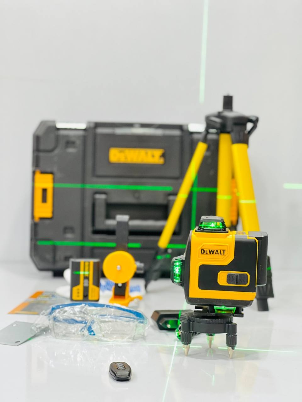 تراز لیزری دیوالت 360 درجه 4 بعدی مدل 4D-360