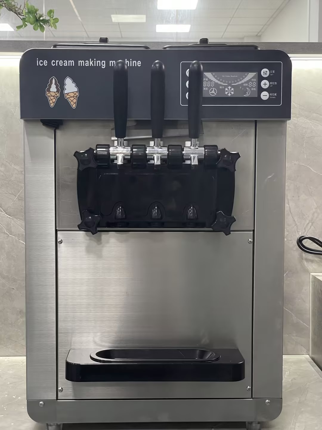 دستگاه بستنی ساز رومیزی