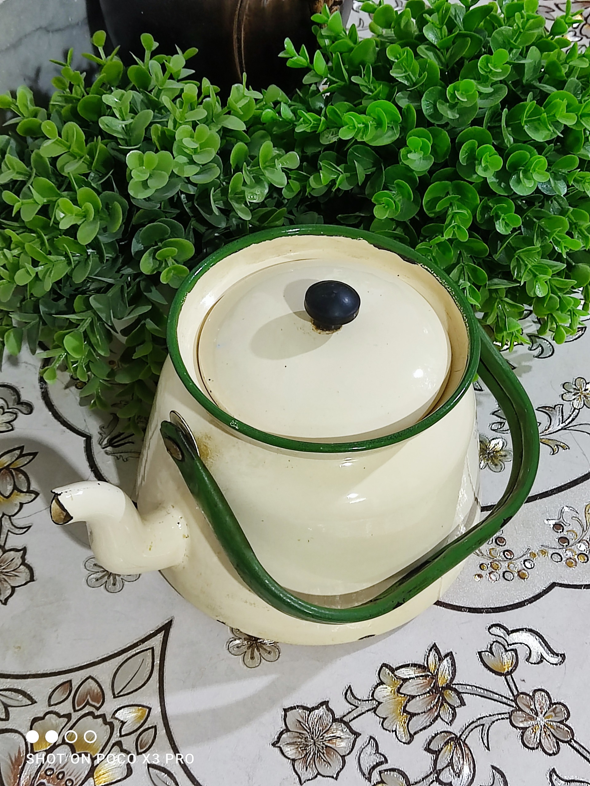 کتری لعابی قدیمی
