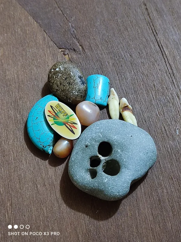 سنگهای قدیمی طبیعی