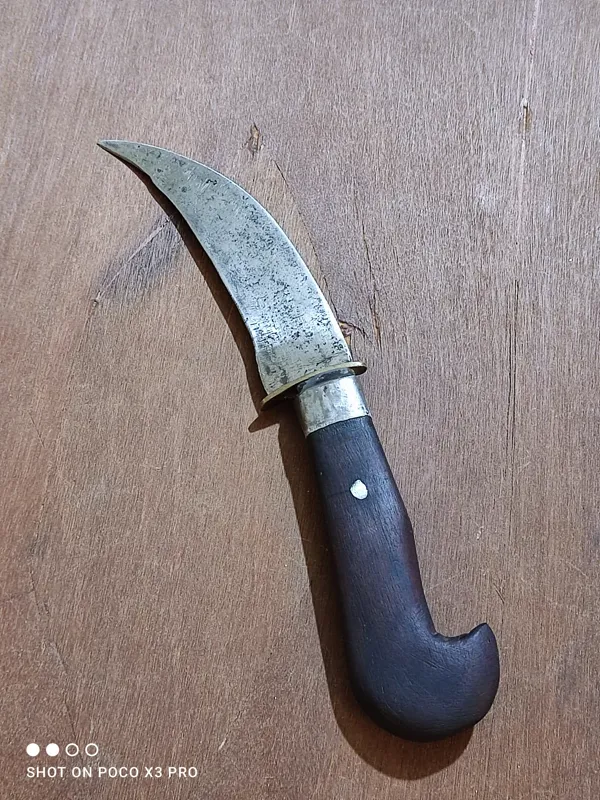 چاقوی قدیمی دستساز