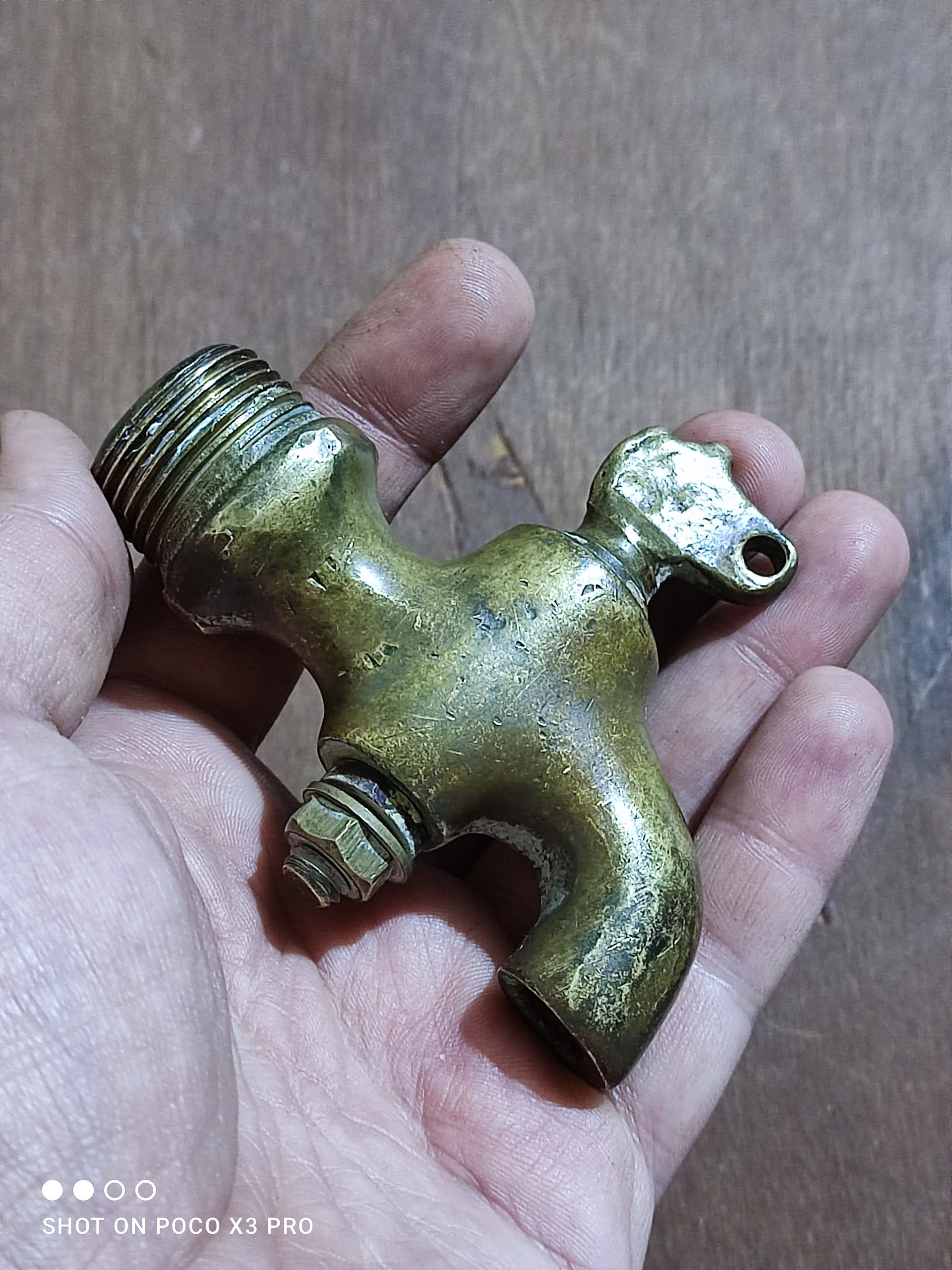 شیر آب برنجی قدیمی