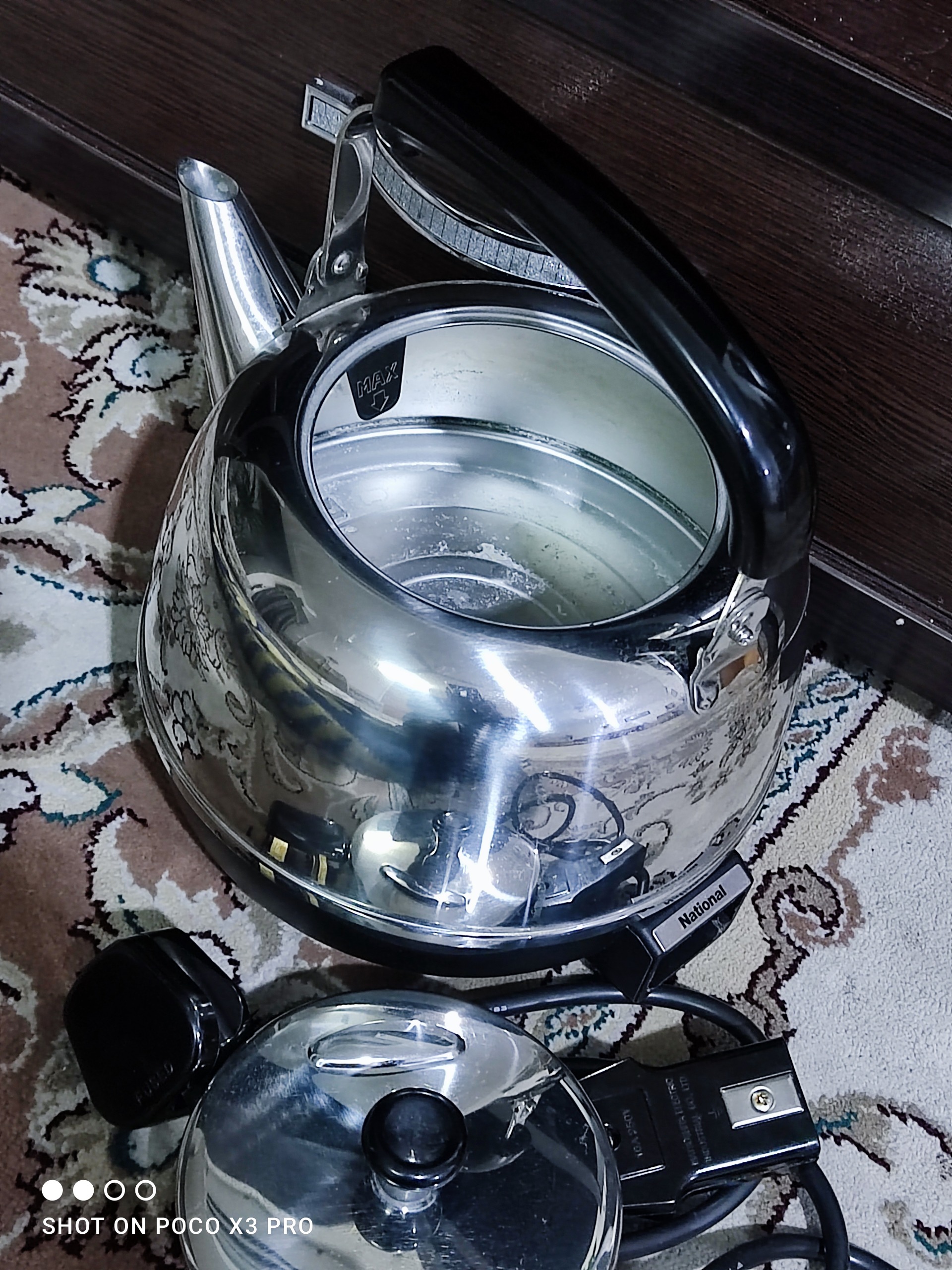 کتری برقی ژاپنی قدیمی