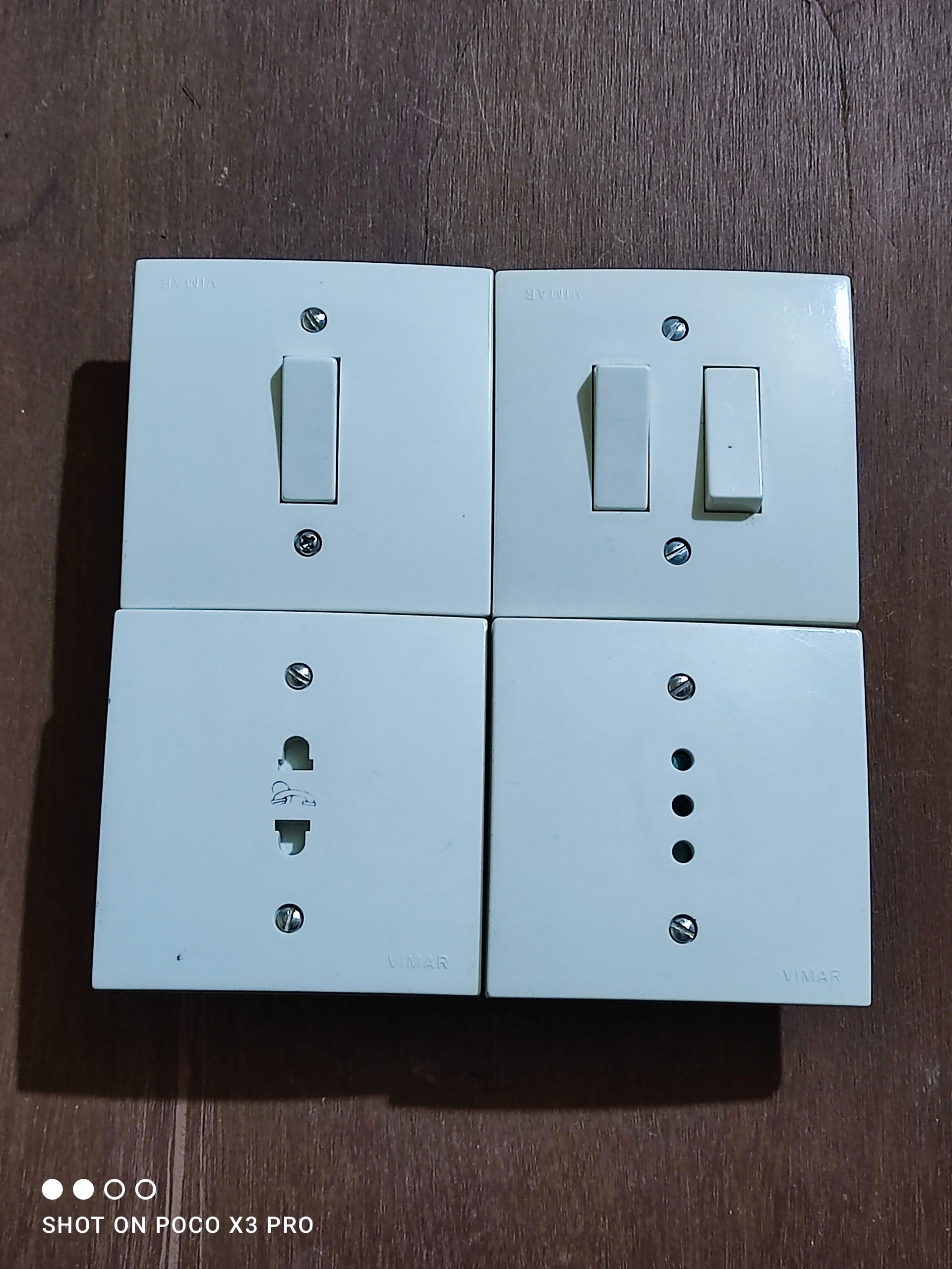 کلید و پریز قدیمی کمیاب