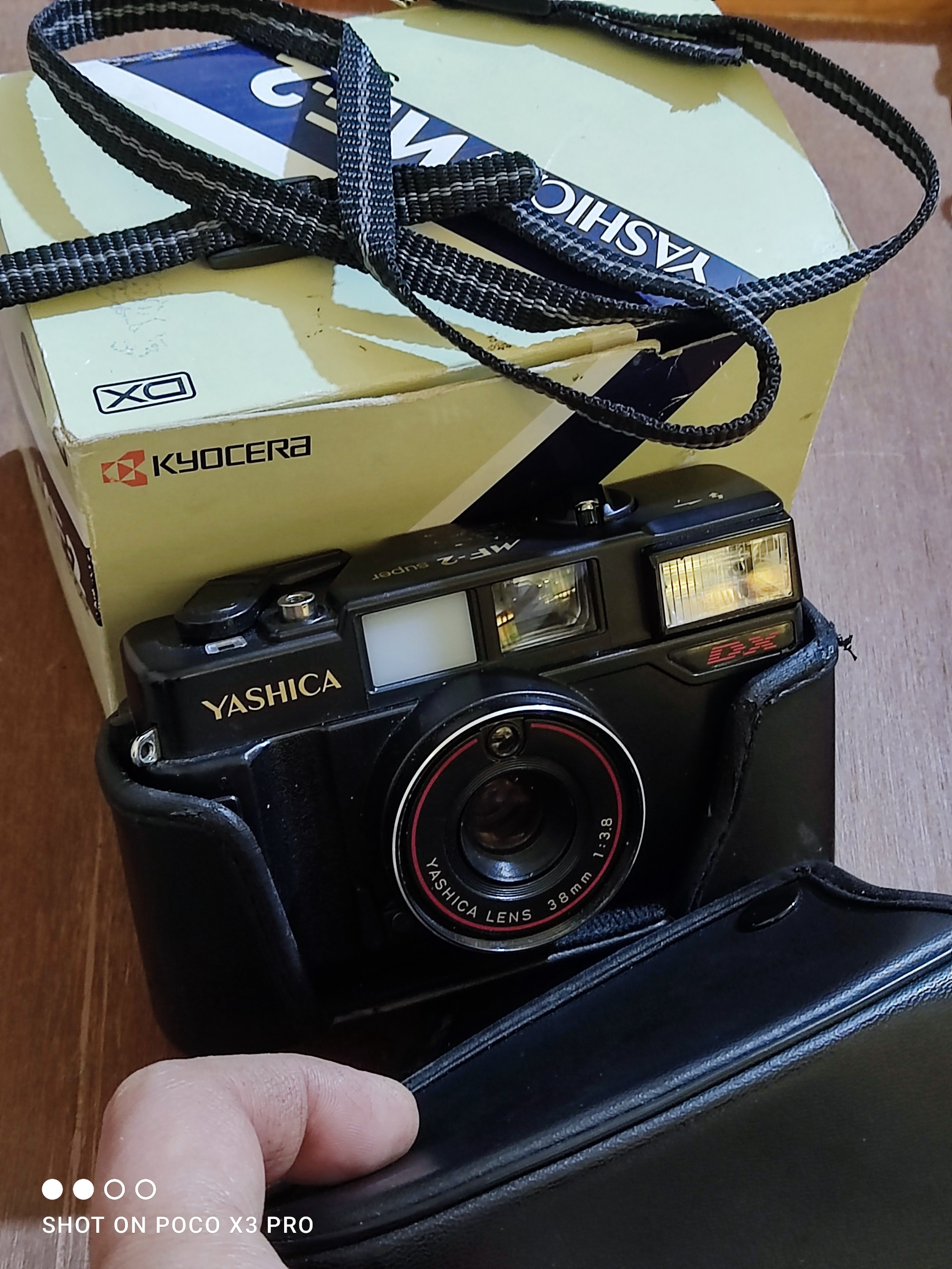 دوربین عکاسی قدیمی یاشیکا