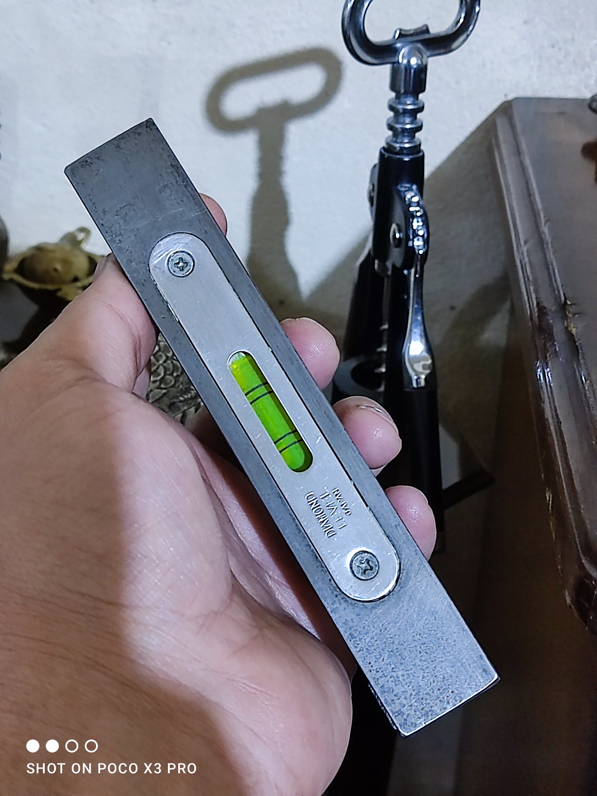 تراز فولادی کوچک ژاپنی