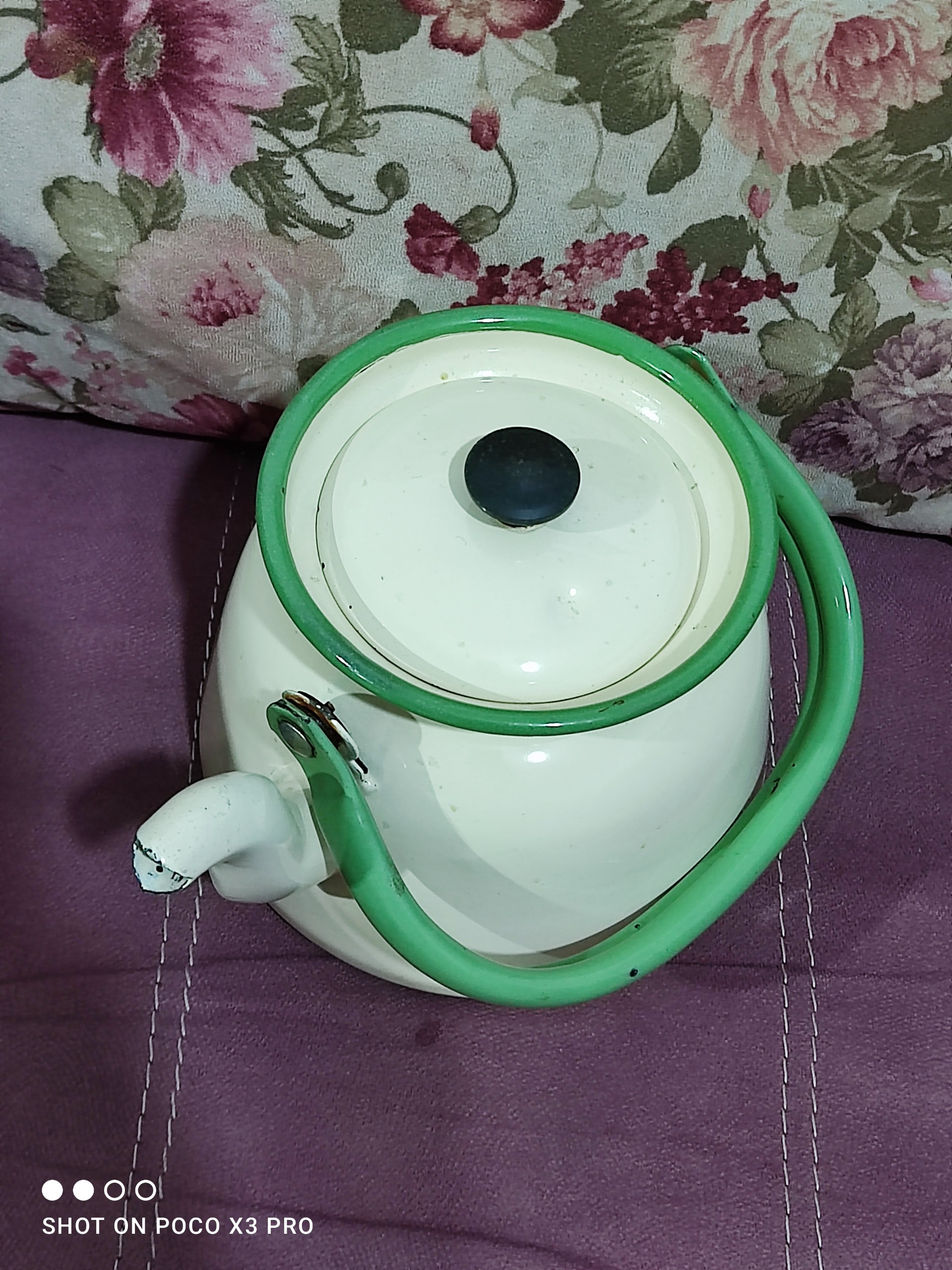 کتری لعابی قدیمی