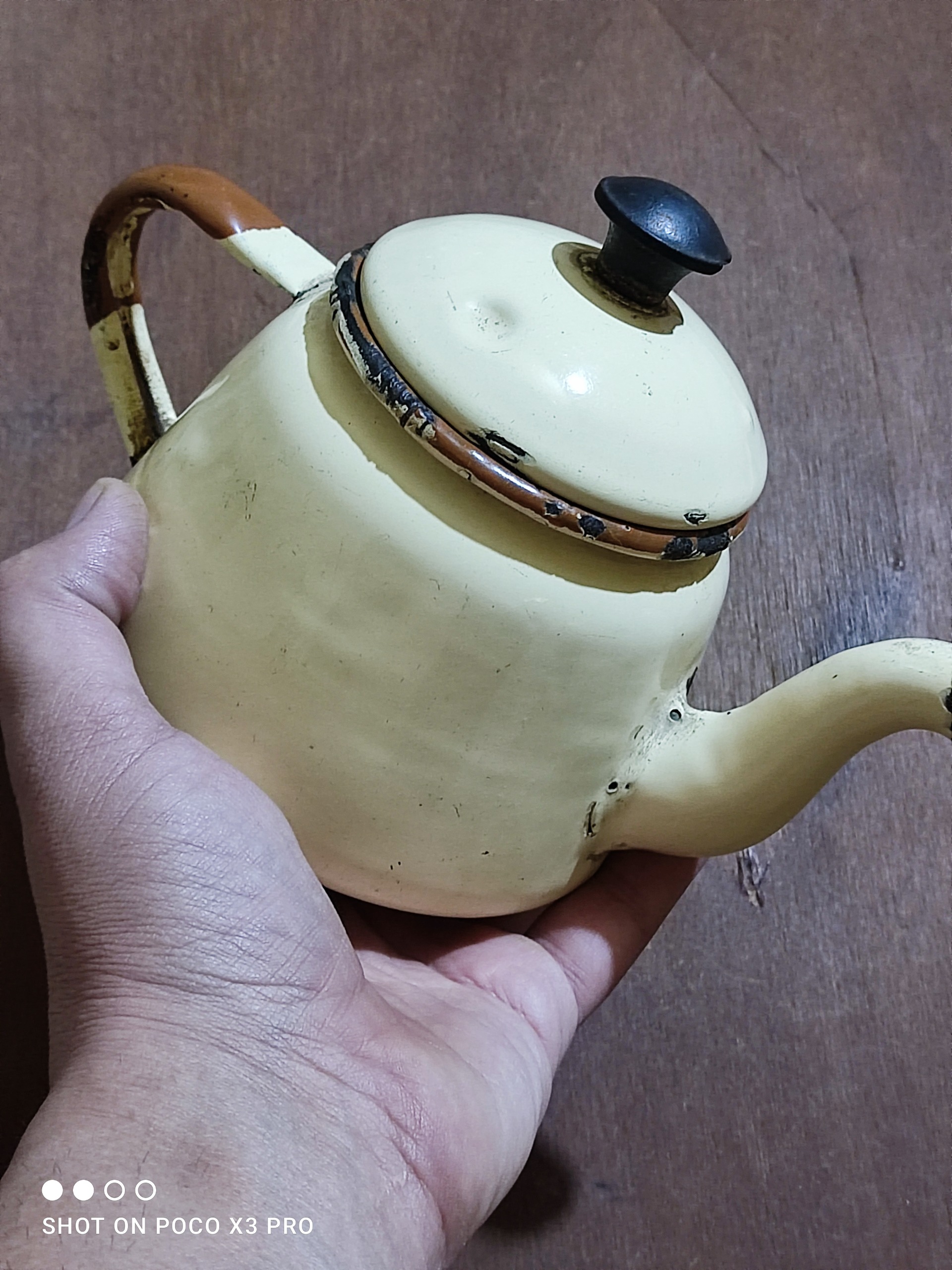 قوری لعابی قدیمی