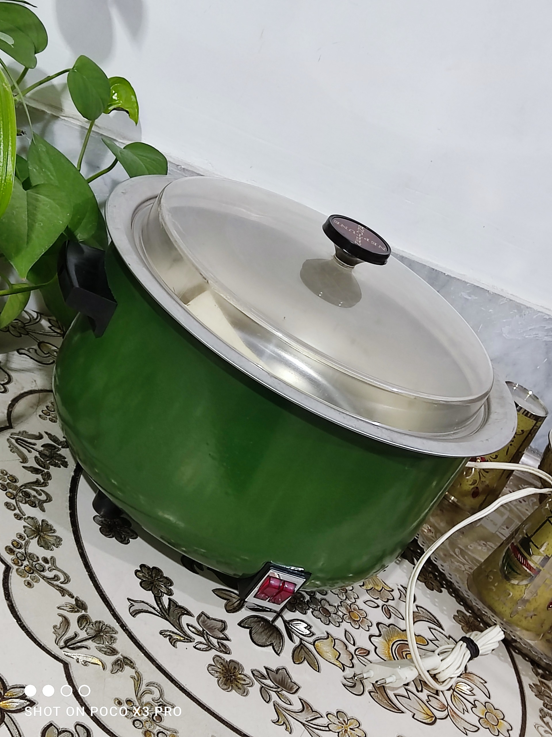 آرام پز لعابی قدیمی آک