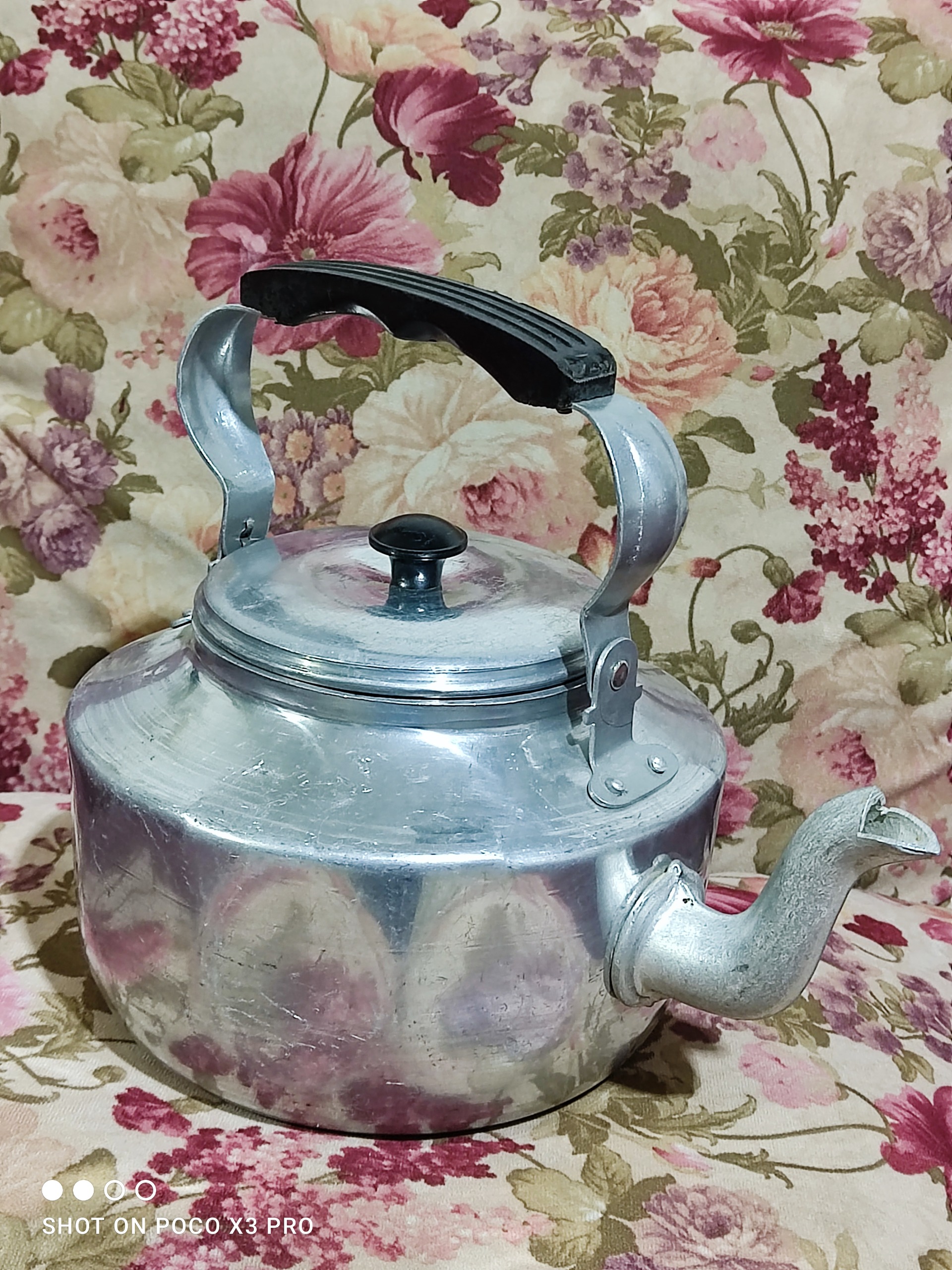 کتری آلومنیومی قدیمی