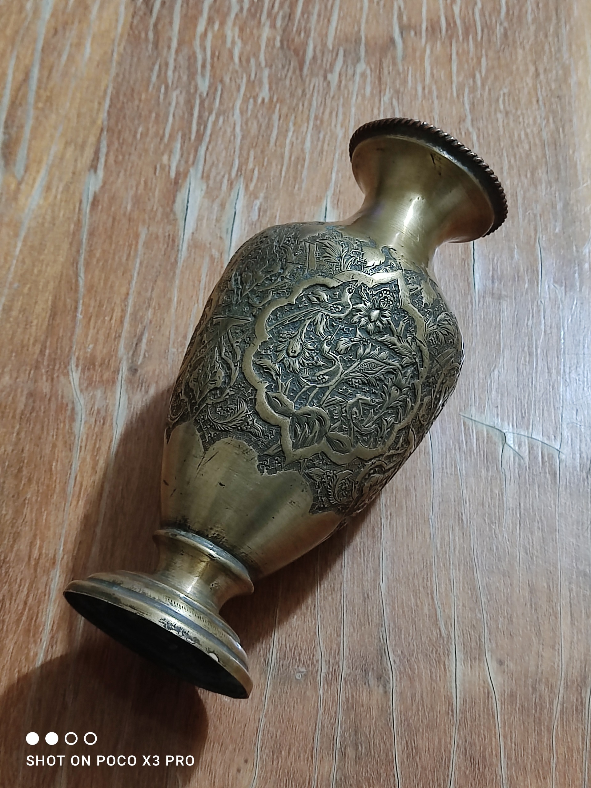گلدون قدیمی برنجی