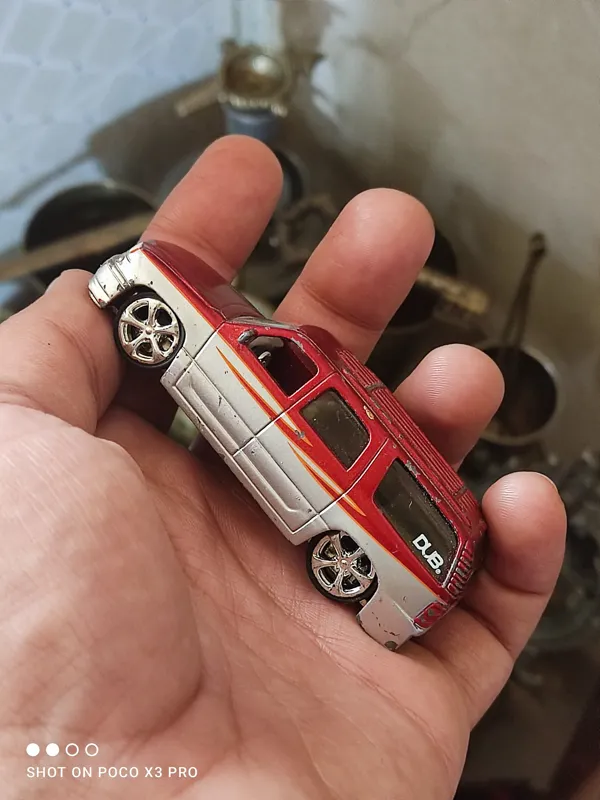 ماکت ماشین قدیمی فلزی