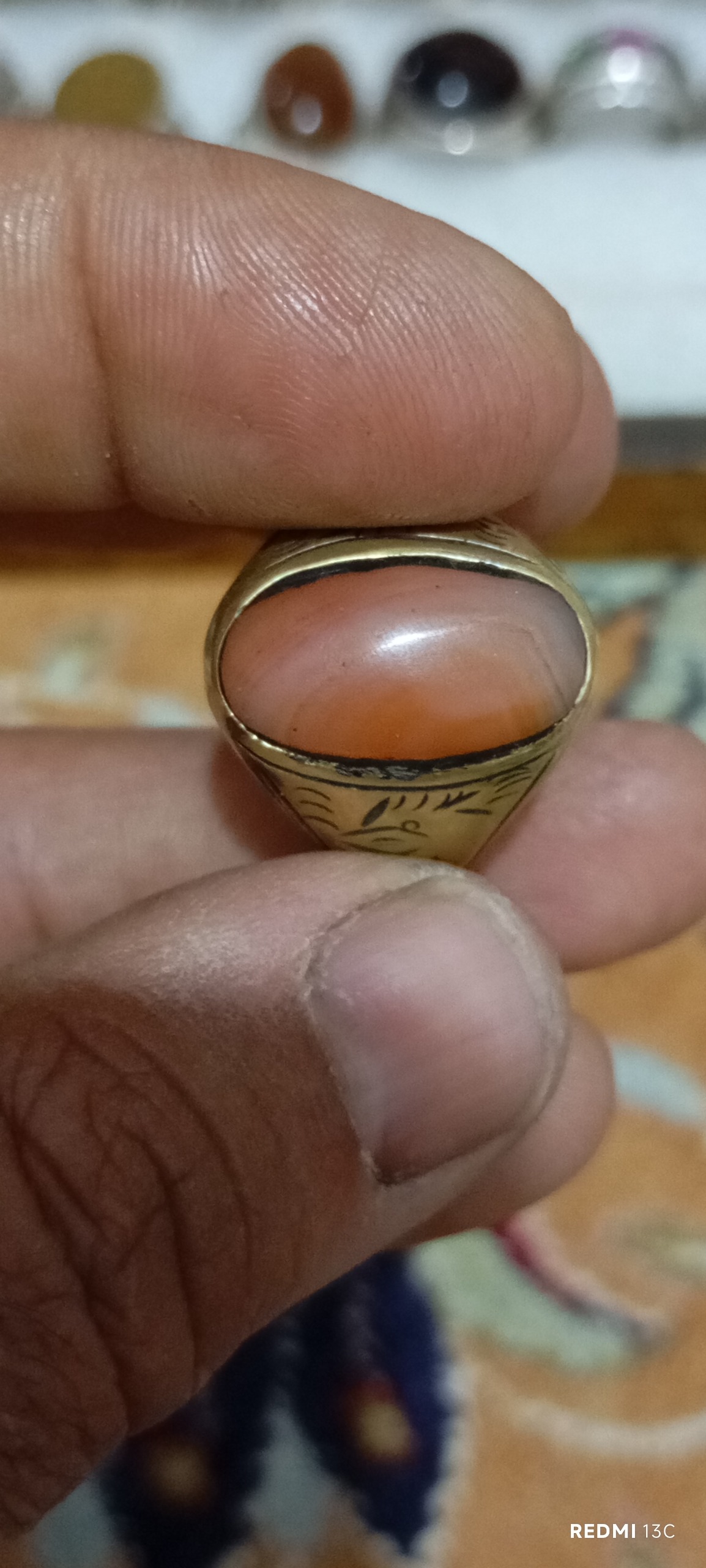 انگشتر قدیمی دار