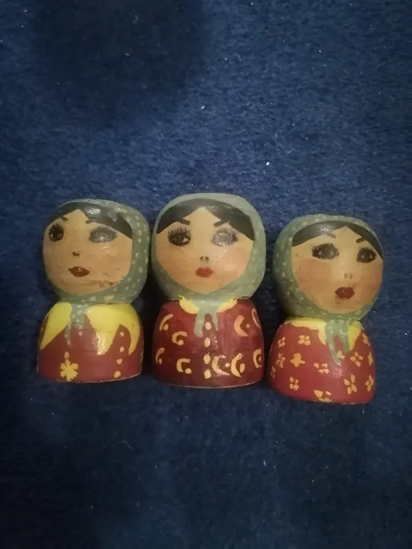 سه عدد مجسمه چوبی احتمالا روسی