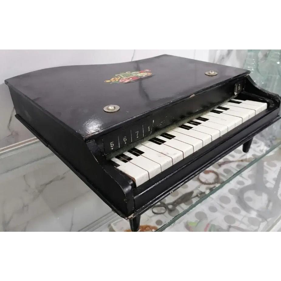 پیانو چوبی مینیاتوری