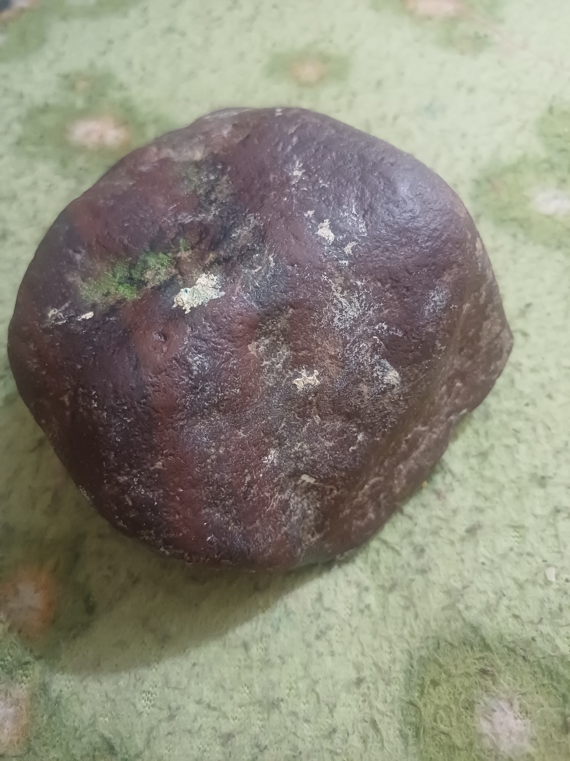 سنگ هماتیت جذب آهن ربا