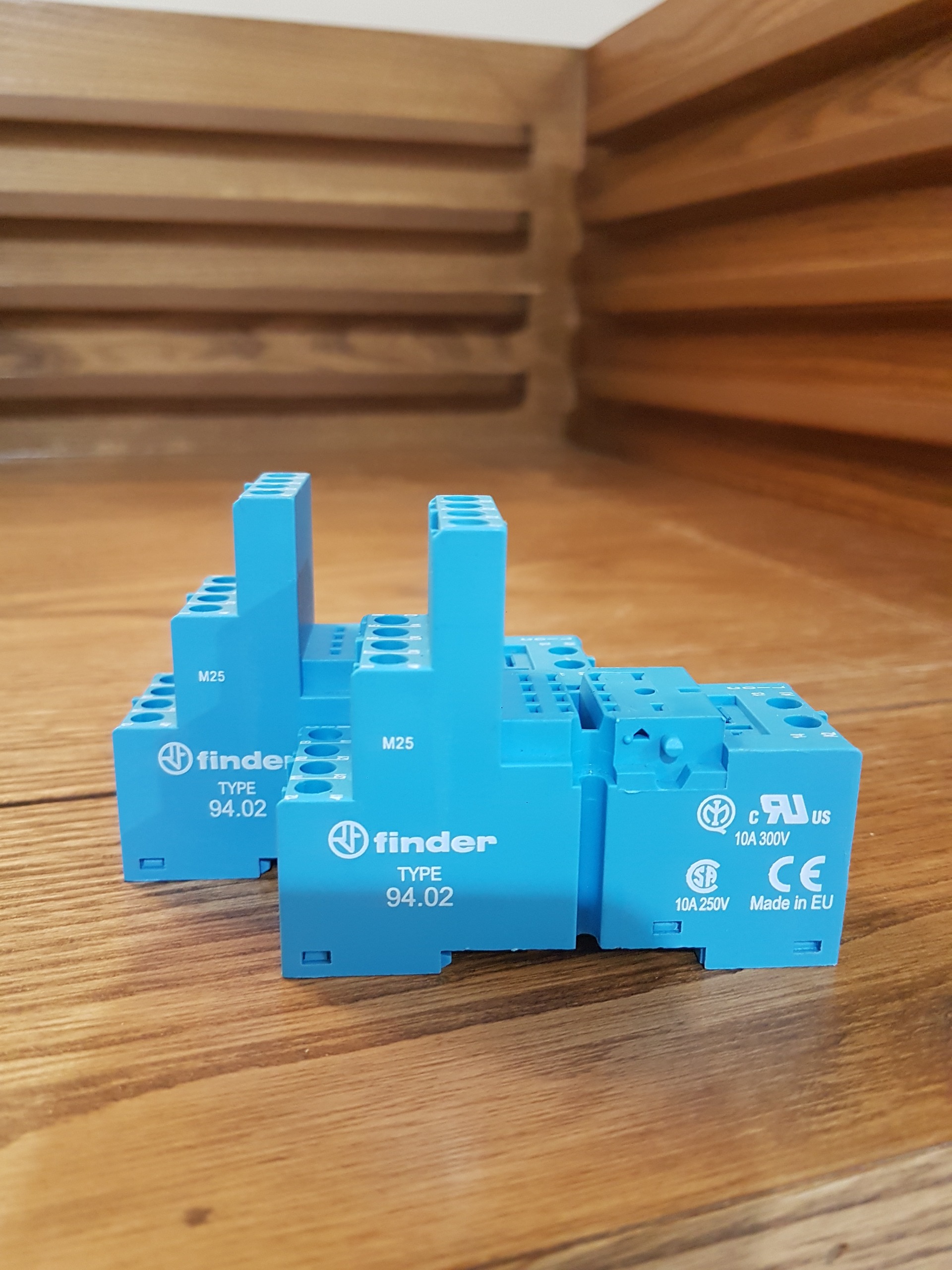 پایه رله  مدل 94.02 اصل