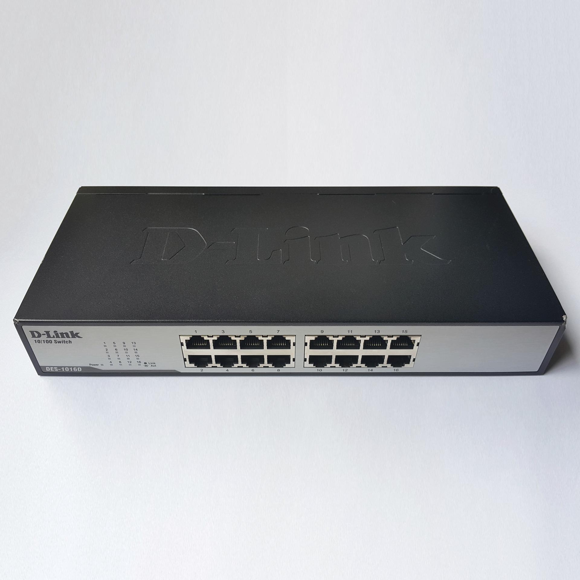 سوییچ شبکه 16 پورت دی لینک D-Link DES1016D توضیحات