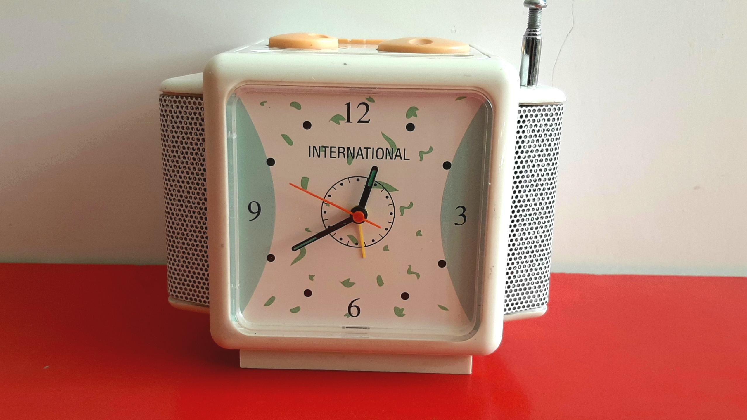 رادیو ساعت اینتر ناسیونال