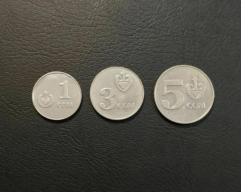 سکه های 1 و 3 و 5 قرقیزستان