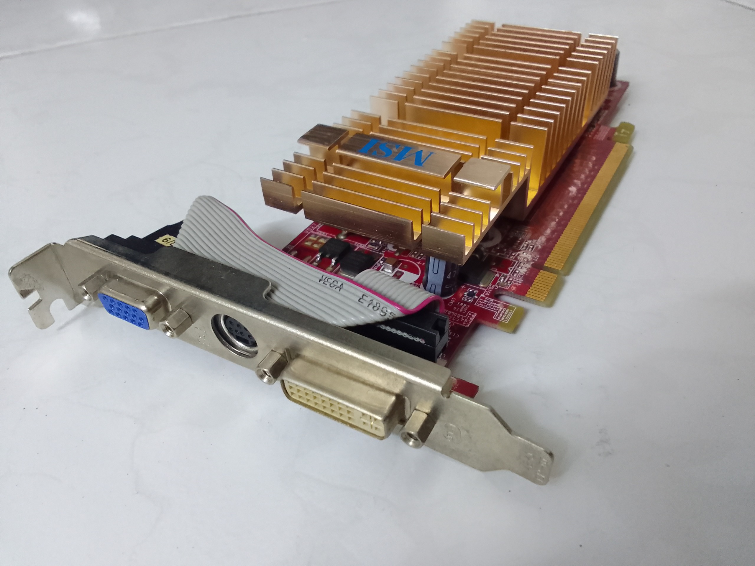 کارت گرافیک سالم MSI GF7300 ظرفیت 512MB