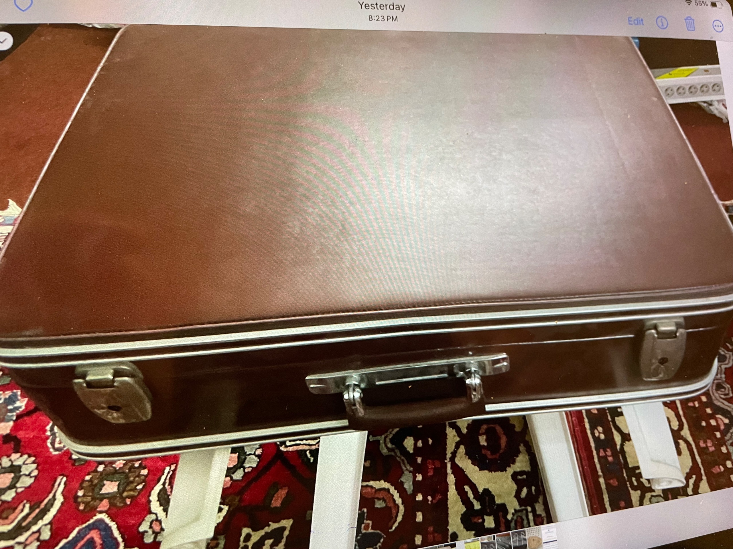 چمدان چرم قدیمی