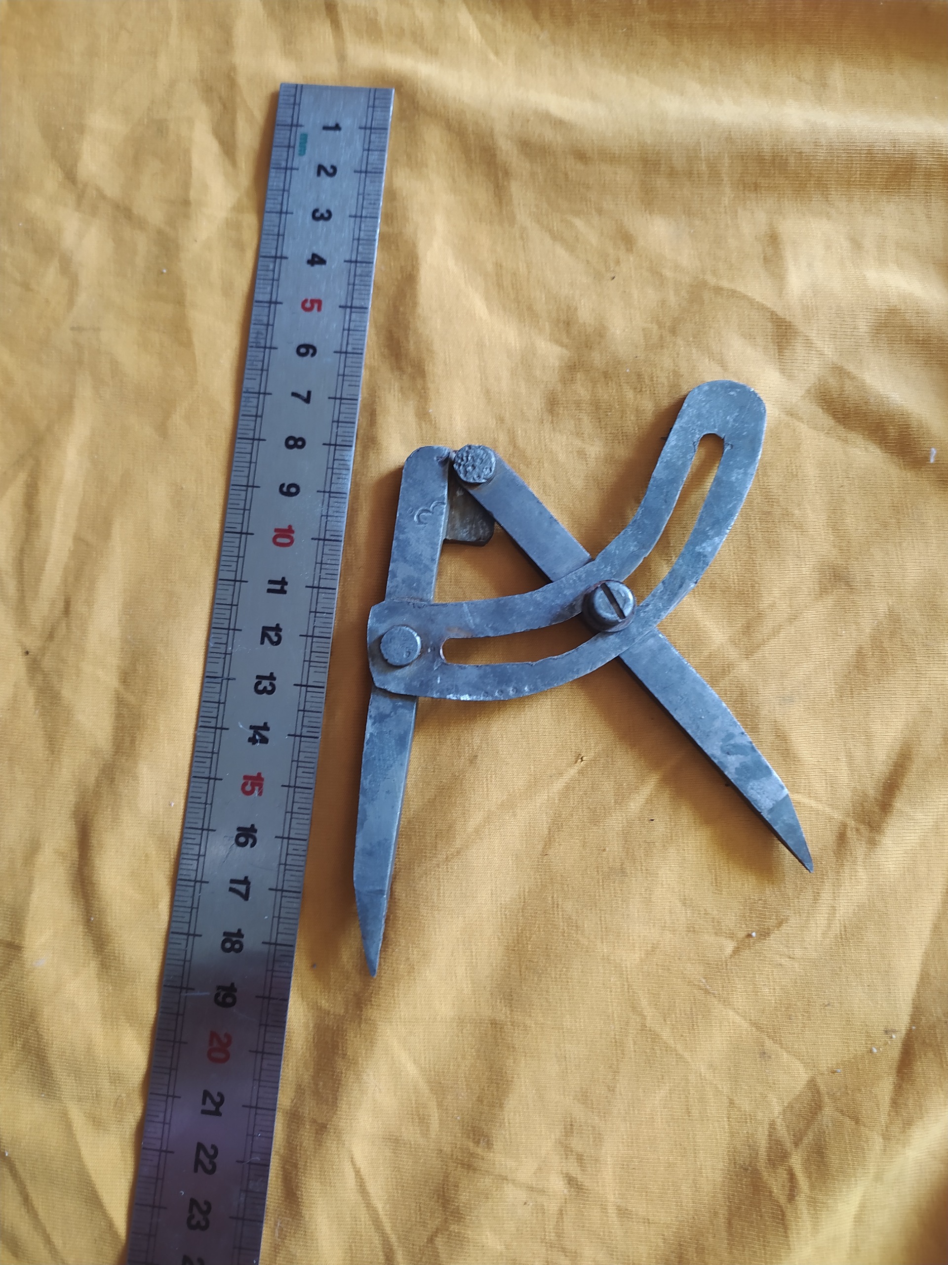 پرگار فولادی برای کارهای دستی