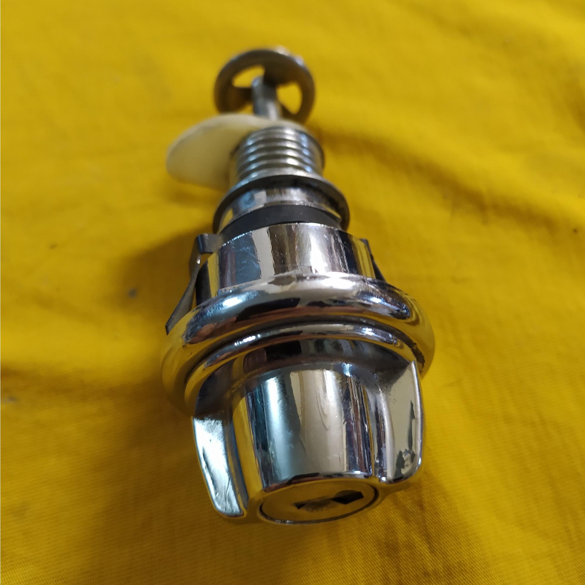 قفل صندوق عقب خودروهای قدیمی