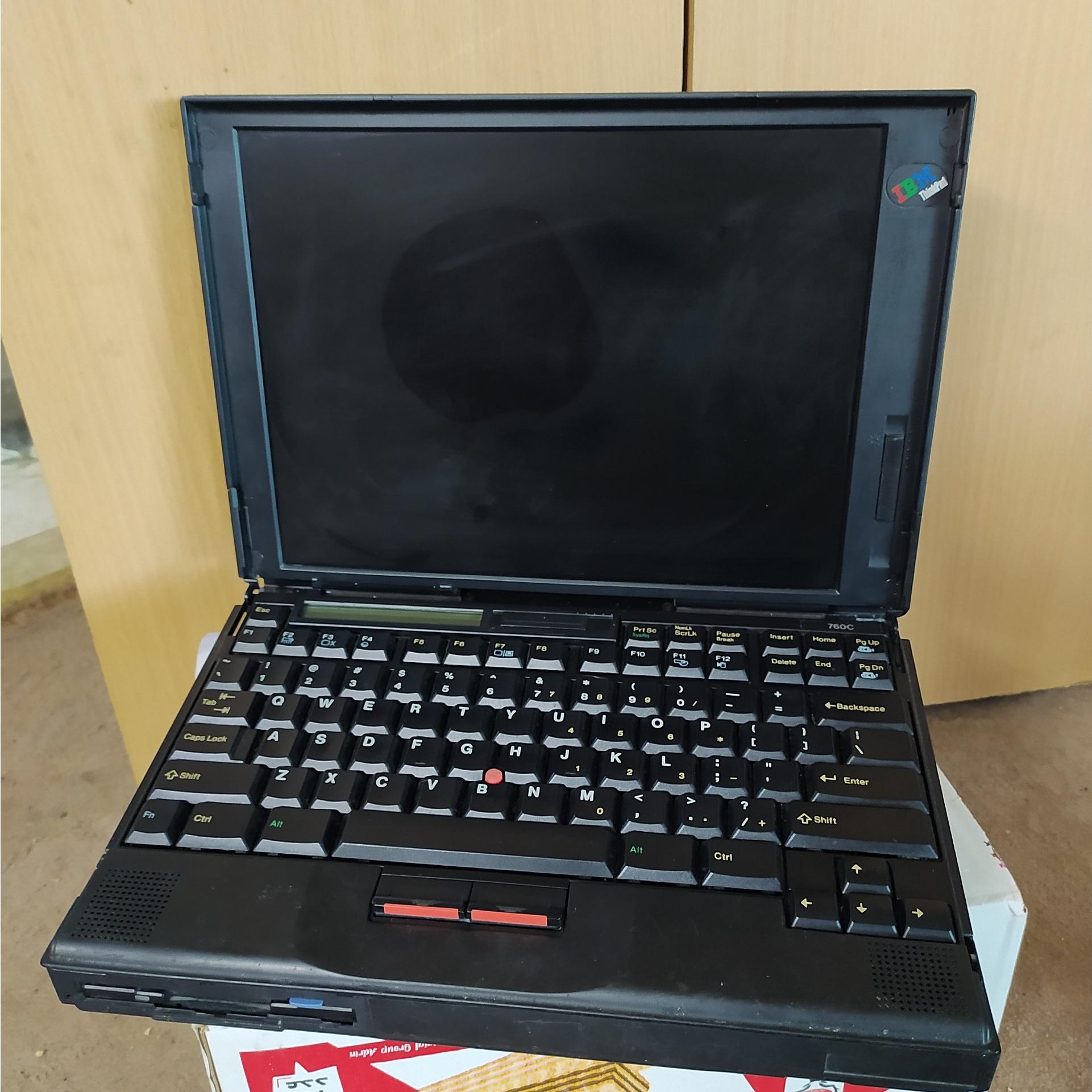 لپ تاپ IBM دهه 90 میلادی