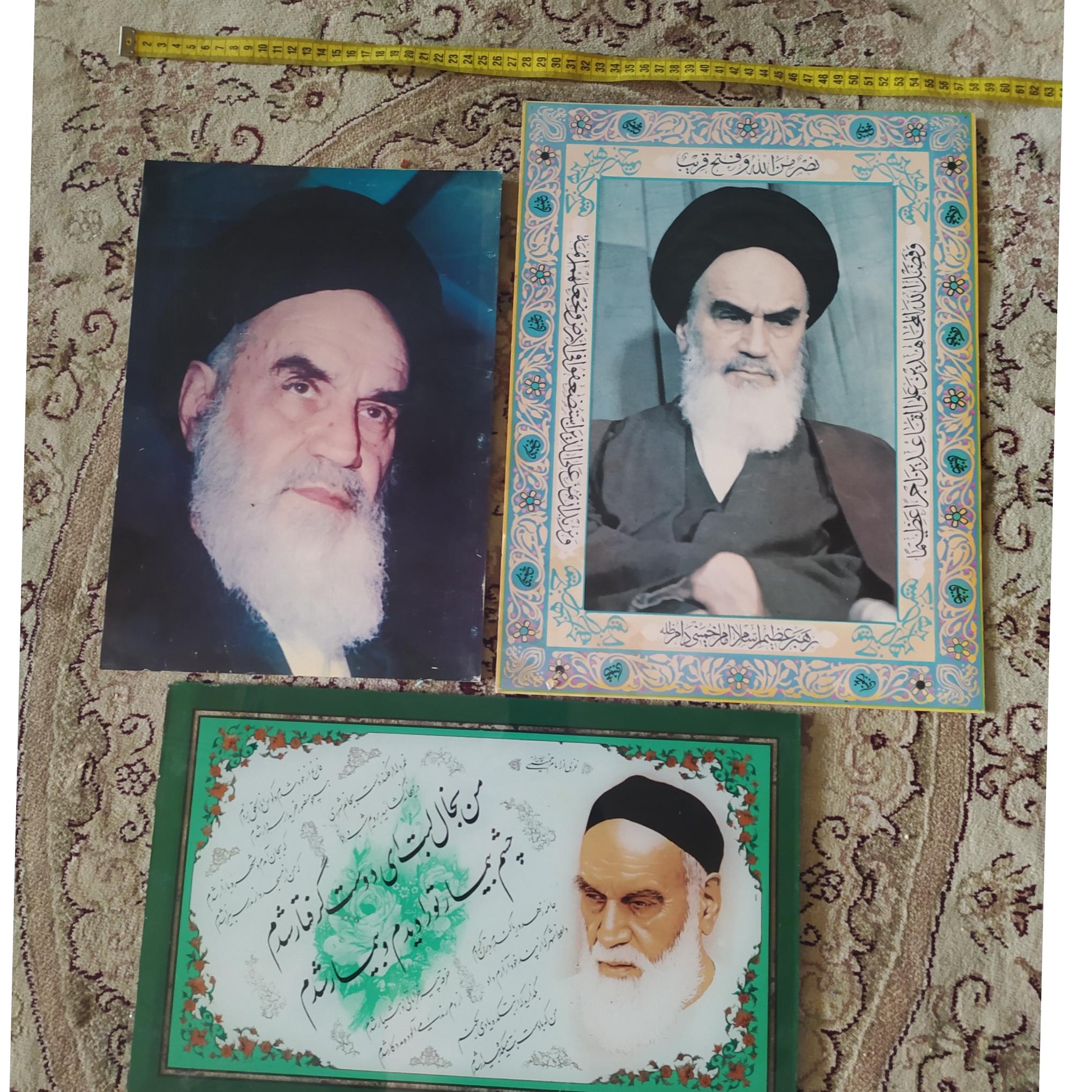 سه عدد عکس آیت الله خمینی یکیش شیشه ای