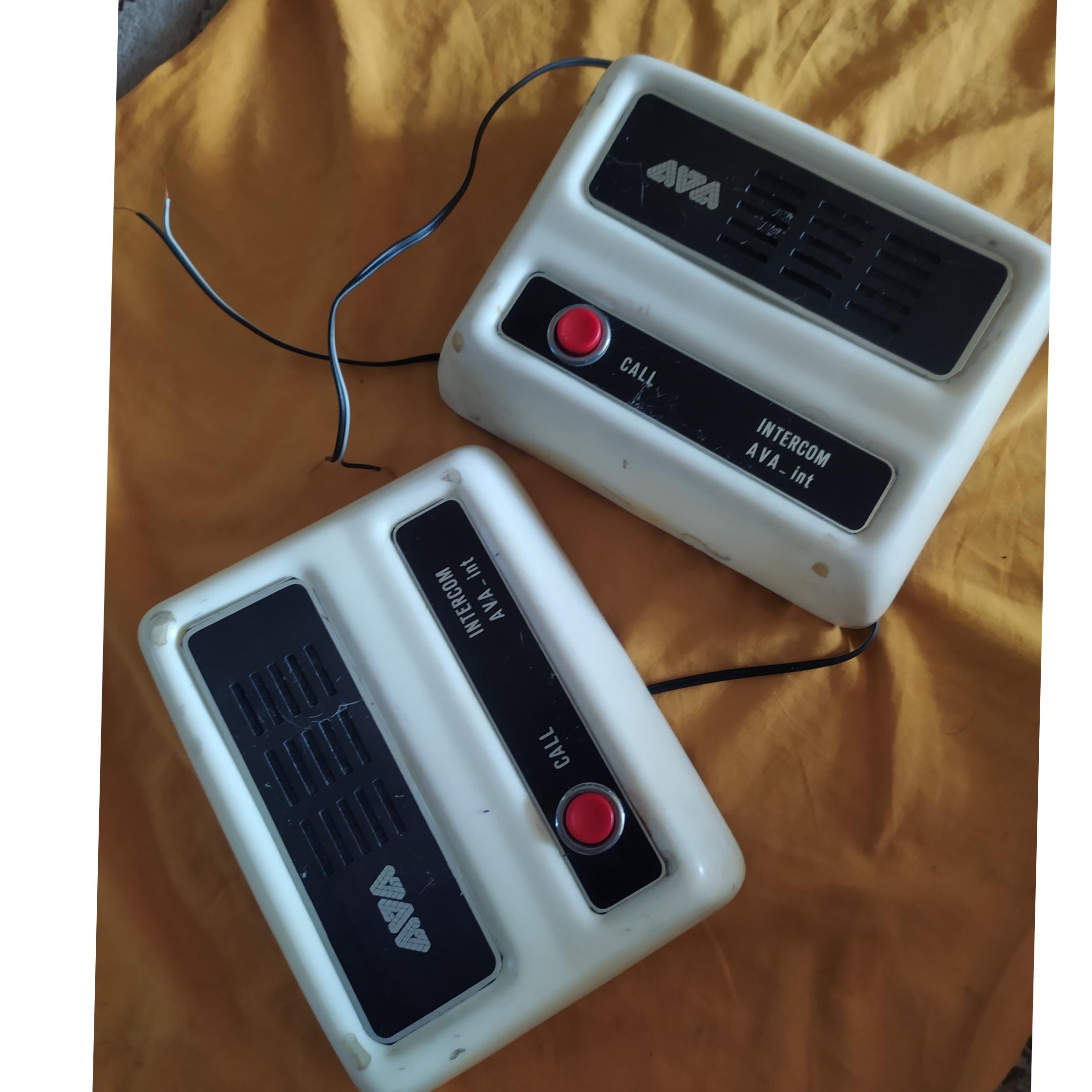 دو عدد آیفون داخلی قدیمی کلکسیونی