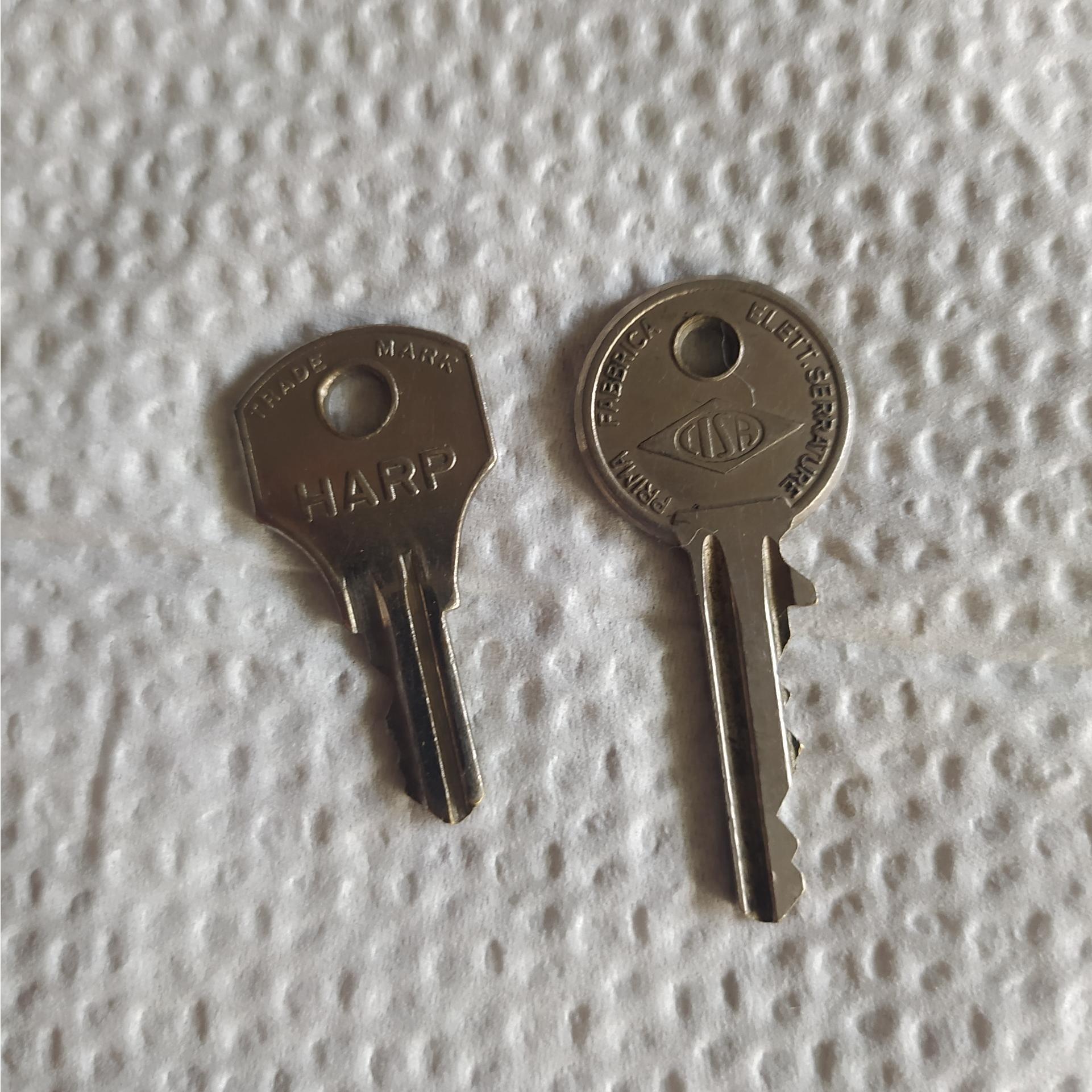 دو عدد کلید قدیمی