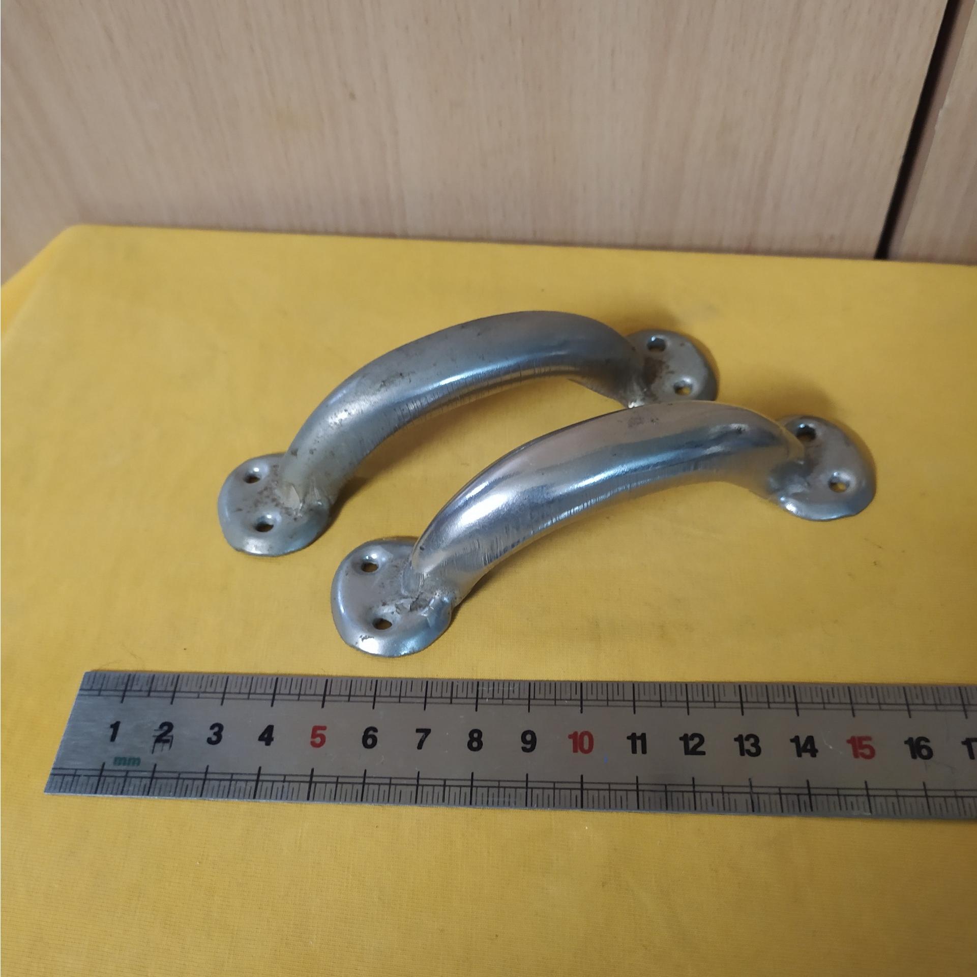 دو عدد دستگیره قدیمی