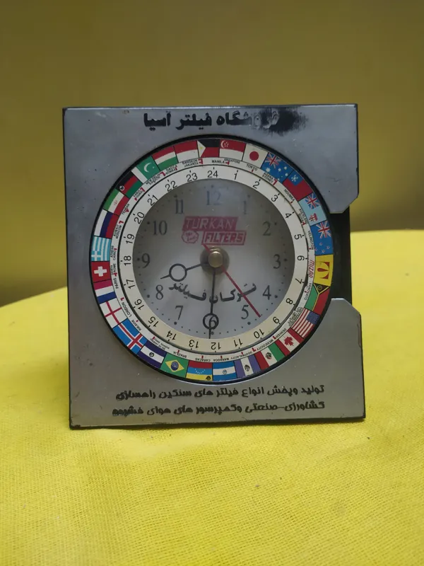 ساعت رومیزی با زه چرخان