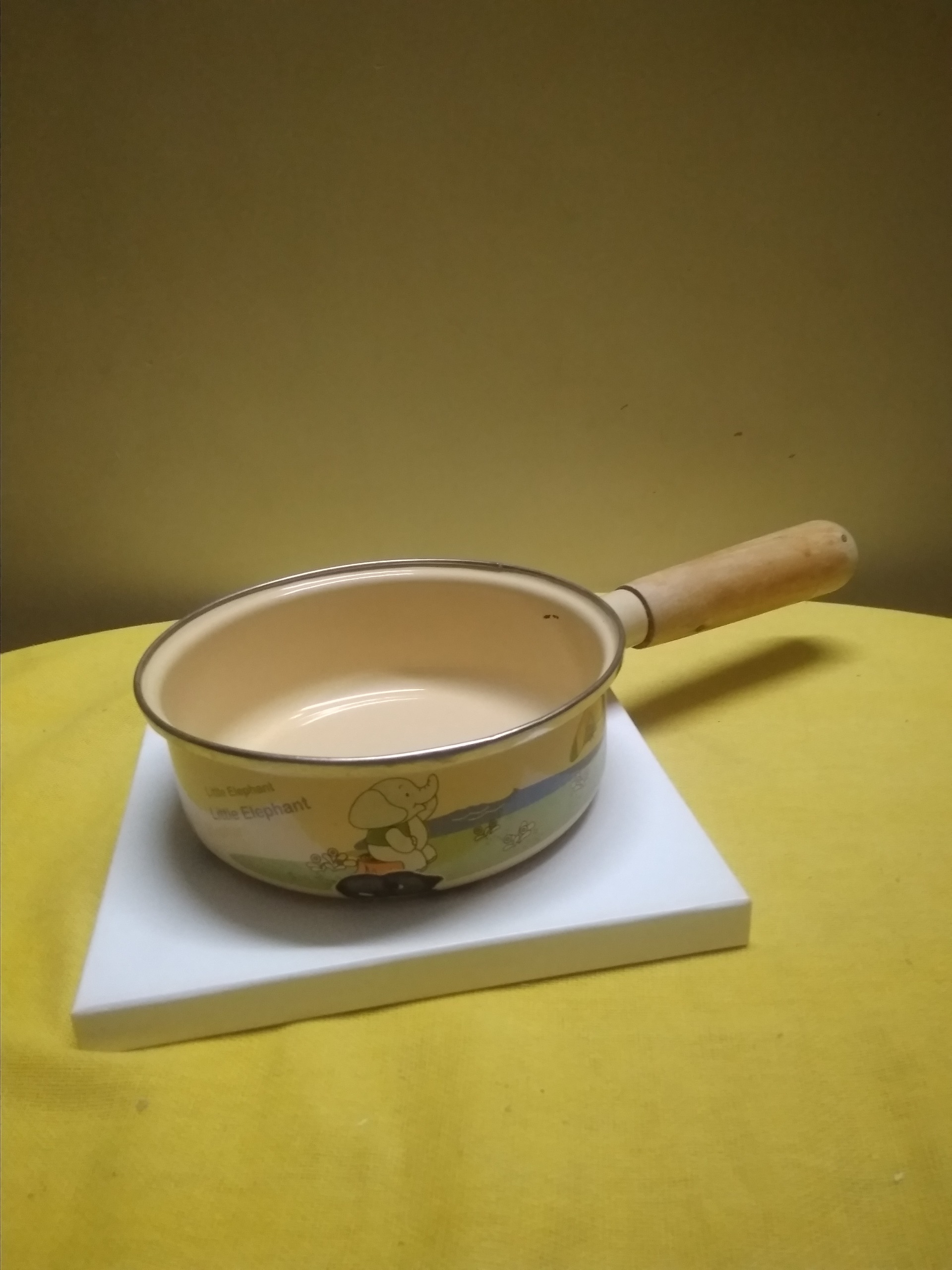 ماهیتابه لعابی دسته چوبی خارجی