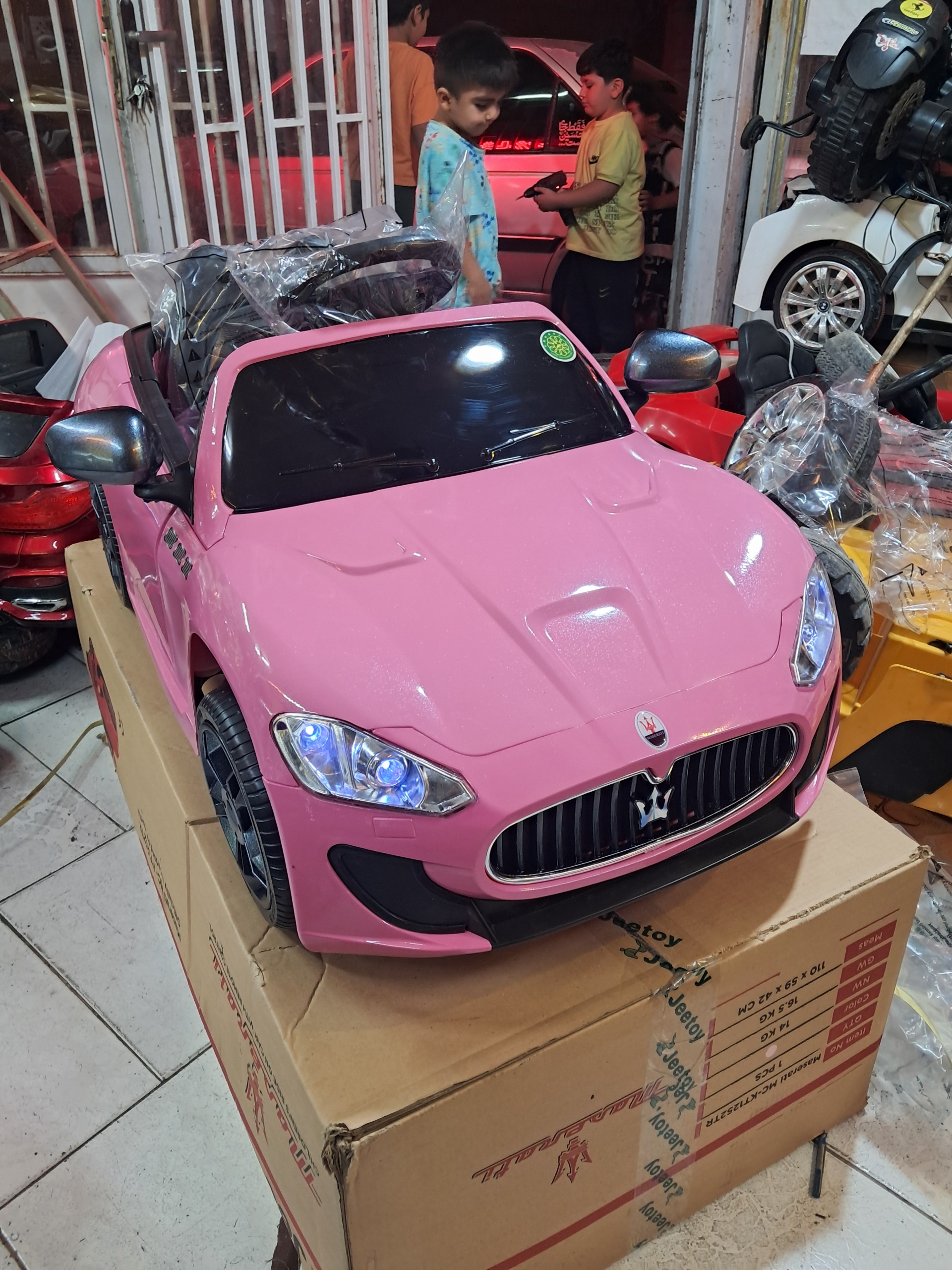 ماشین شارژی مازراتی اکبند