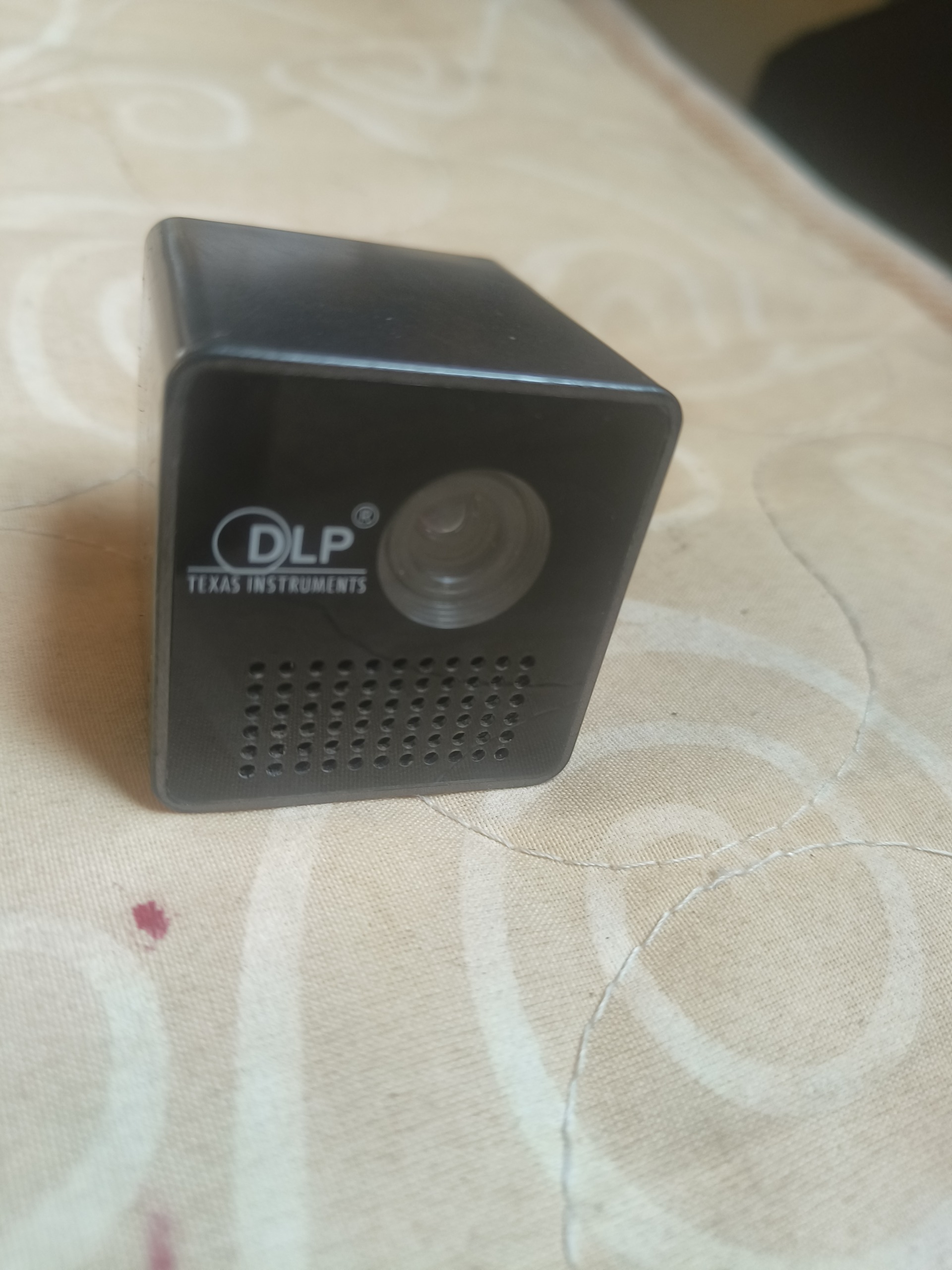 ویدیو پرژکتور جیبی کوچک