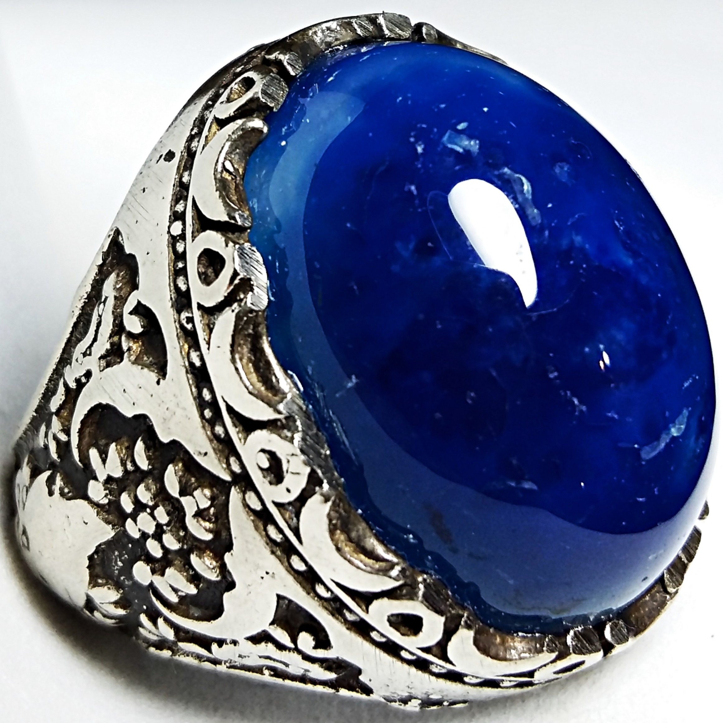 انگشتر قلمزنی شاهانه عقیق آبی خوشرنگ برزیلی